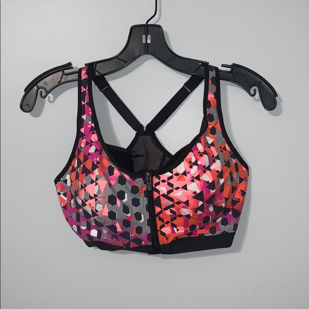 34D Victoria’s Secret sport bra